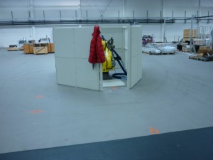Absteckung Bohrlöcher für Montage von Insustrierobotern
